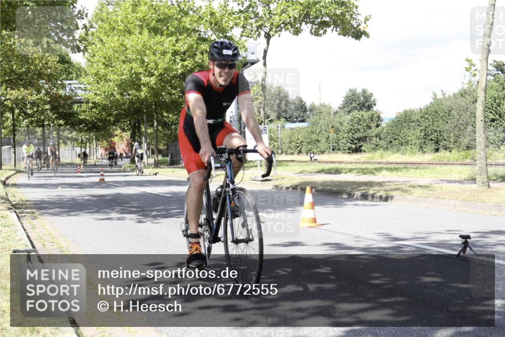 11.08.2024 - GEWOBA Citytriathlon Bremen H.Heesch http://msf.ph/oto/6772555 11.08.2024 13:14:06 Radfahren 295, 299, 364, 387, 388, 411, 423, 432, 437, 438, 439, 461, 472, 475, 482 meine-sportfotos.de