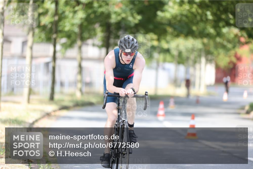 11.08.2024 - GEWOBA Citytriathlon Bremen H.Heesch http://msf.ph/oto/6772580 11.08.2024 11:38:31 Radfahren 769, 781, 791, 824 meine-sportfotos.de