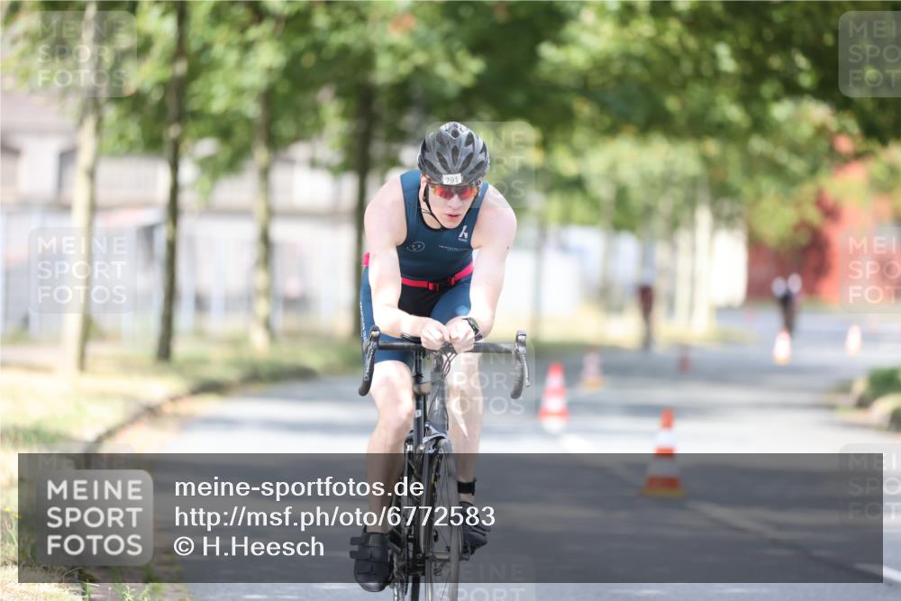 11.08.2024 - GEWOBA Citytriathlon Bremen H.Heesch http://msf.ph/oto/6772583 11.08.2024 11:38:31 Radfahren 769, 781, 791, 824 meine-sportfotos.de