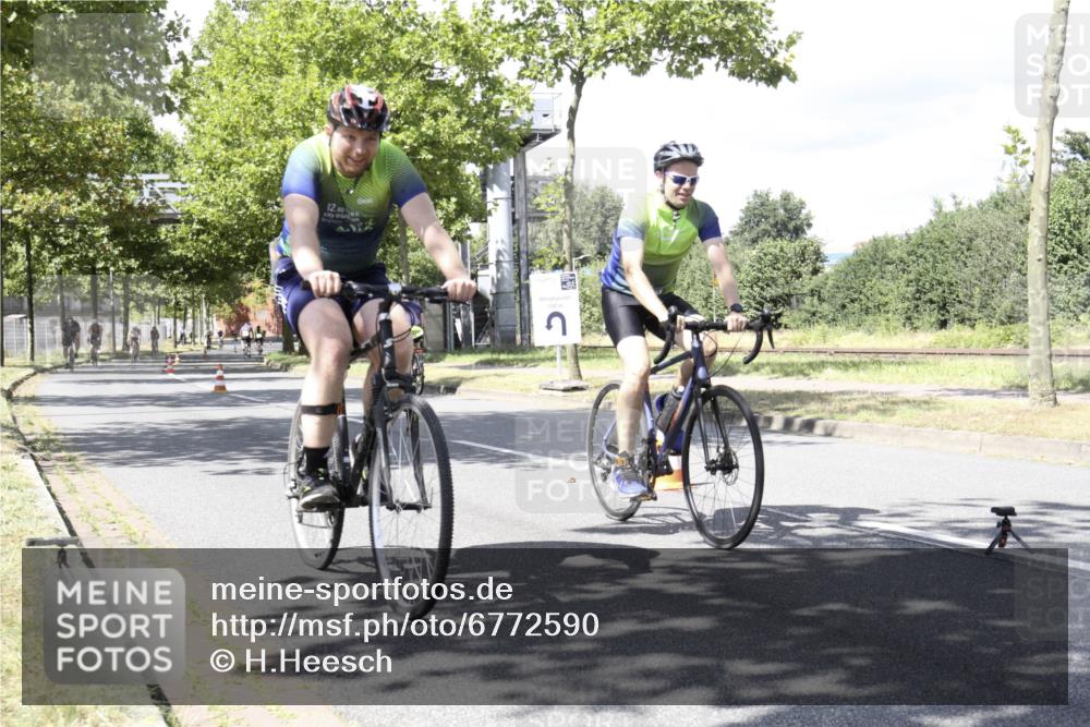 11.08.2024 - GEWOBA Citytriathlon Bremen H.Heesch http://msf.ph/oto/6772590 11.08.2024 13:14:21 Radfahren 295, 299, 329, 364, 382, 387, 388, 389, 393, 398, 432, 437, 442, 449, 482, 505, 531 meine-sportfotos.de