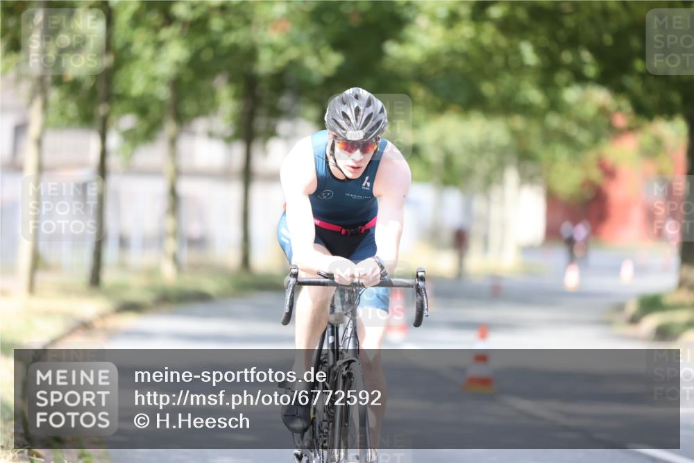11.08.2024 - GEWOBA Citytriathlon Bremen H.Heesch http://msf.ph/oto/6772592 11.08.2024 11:38:31 Radfahren 769, 781, 791, 824 meine-sportfotos.de