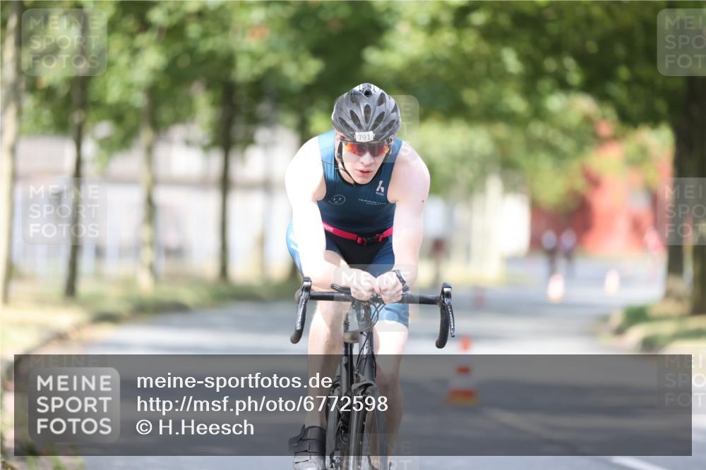 11.08.2024 - GEWOBA Citytriathlon Bremen H.Heesch http://msf.ph/oto/6772598 11.08.2024 11:38:31 Radfahren 769, 781, 791, 824 meine-sportfotos.de