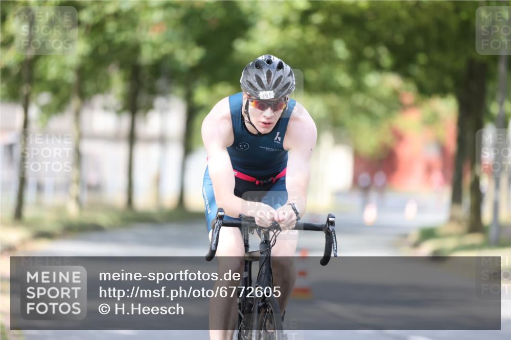 11.08.2024 - GEWOBA Citytriathlon Bremen H.Heesch http://msf.ph/oto/6772605 11.08.2024 11:38:31 Radfahren 769, 781, 791, 824 meine-sportfotos.de