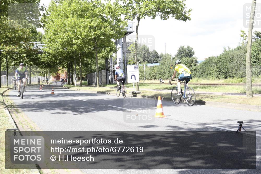 11.08.2024 - GEWOBA Citytriathlon Bremen H.Heesch http://msf.ph/oto/6772619 11.08.2024 13:14:41 Radfahren 289, 292, 345, 382, 389, 400, 410, 436, 442, 470 meine-sportfotos.de
