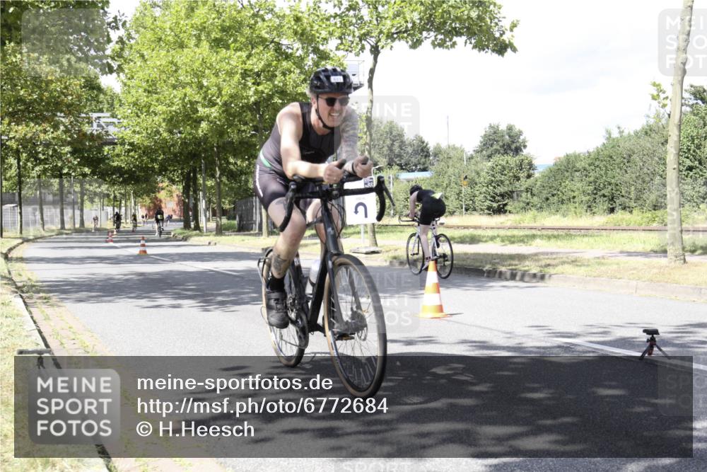 11.08.2024 - GEWOBA Citytriathlon Bremen H.Heesch http://msf.ph/oto/6772684 11.08.2024 13:15:35 Radfahren 358, 359, 384, 433, 445, 464, 473, 485, 498, 512, 558, xxx, 636, 665 meine-sportfotos.de