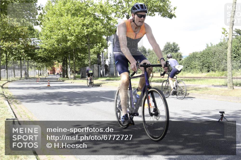 11.08.2024 - GEWOBA Citytriathlon Bremen H.Heesch http://msf.ph/oto/6772727 11.08.2024 13:16:13 Radfahren 276, 362, 515, 536 meine-sportfotos.de