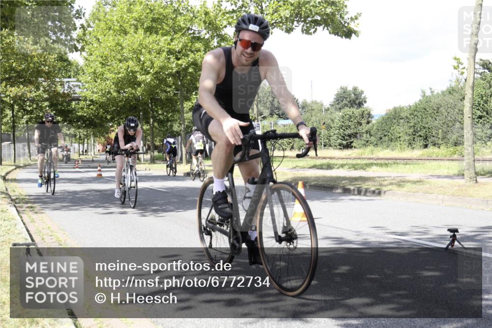 11.08.2024 - GEWOBA Citytriathlon Bremen H.Heesch http://msf.ph/oto/6772734 11.08.2024 13:16:31 Radfahren 409, 420, 444, 564 meine-sportfotos.de