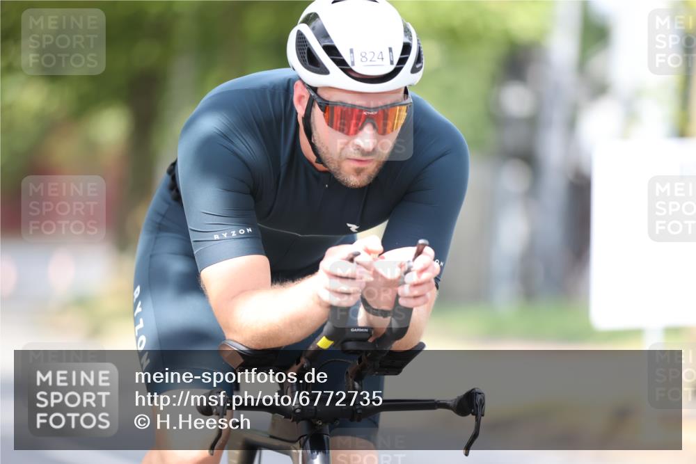 11.08.2024 - GEWOBA Citytriathlon Bremen H.Heesch http://msf.ph/oto/6772735 11.08.2024 11:38:42 Radfahren 769, 791, 824, 1038 meine-sportfotos.de