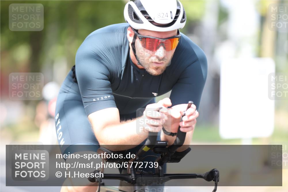 11.08.2024 - GEWOBA Citytriathlon Bremen H.Heesch http://msf.ph/oto/6772739 11.08.2024 11:38:42 Radfahren 769, 791, 824, 1038 meine-sportfotos.de