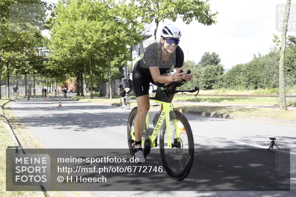 11.08.2024 - GEWOBA Citytriathlon Bremen H.Heesch http://msf.ph/oto/6772746 11.08.2024 13:16:45 Radfahren 365, 366, 397, 431, 444, 466, 486, 521, 544, 547, 618 meine-sportfotos.de