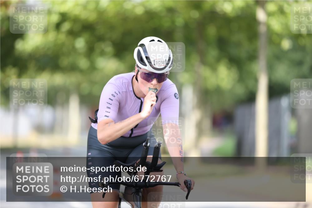 11.08.2024 - GEWOBA Citytriathlon Bremen H.Heesch http://msf.ph/oto/6772767 11.08.2024 11:38:45 Radfahren 769, 824, 1038 meine-sportfotos.de