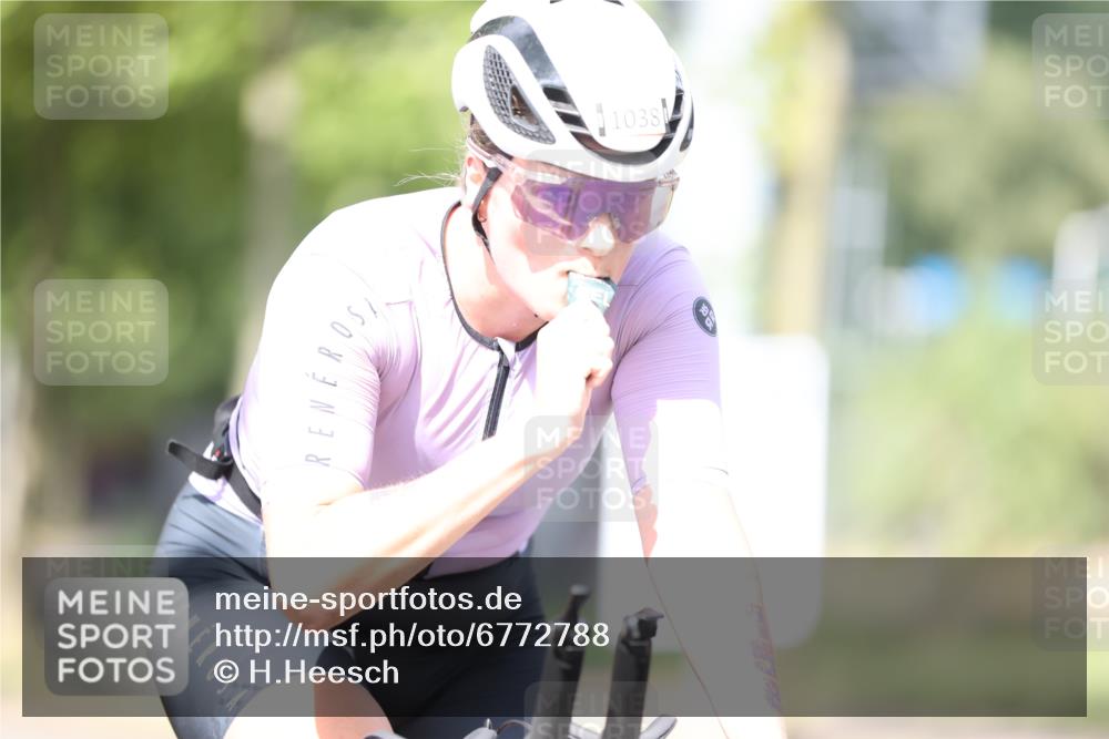 11.08.2024 - GEWOBA Citytriathlon Bremen H.Heesch http://msf.ph/oto/6772788 11.08.2024 11:38:45 Radfahren 769, 824, 1038 meine-sportfotos.de