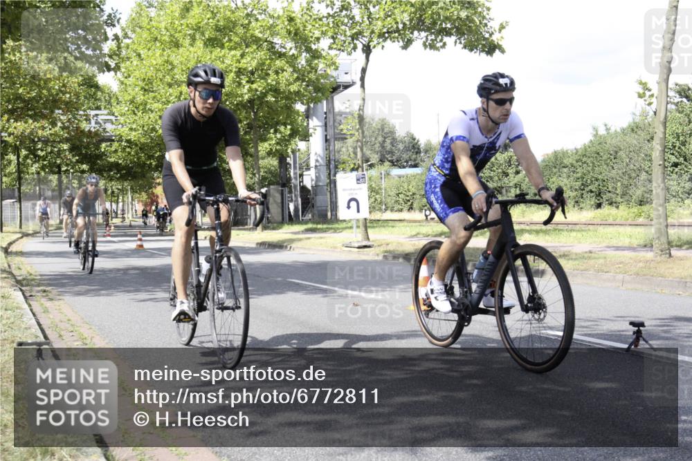 11.08.2024 - GEWOBA Citytriathlon Bremen H.Heesch http://msf.ph/oto/6772811 11.08.2024 13:17:26 Radfahren 243, 412, 424, 429, 450, 463, 483, 488, 553, 594, 611, 630, 710 meine-sportfotos.de