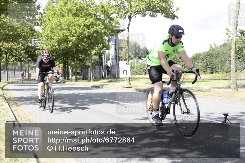11.08.2024 - GEWOBA Citytriathlon Bremen H.Heesch http://msf.ph/oto/6772864 11.08.2024 13:18:00 Radfahren 320, 367, 369, 403, 522, 526, 535, 541, 559, 580, 615, 725 meine-sportfotos.de