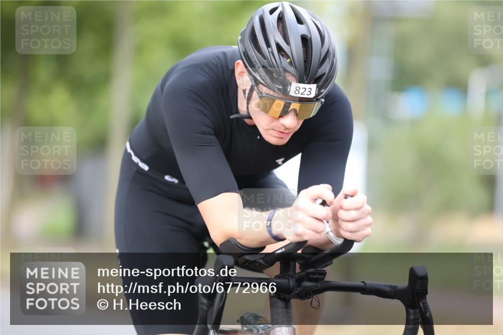 11.08.2024 - GEWOBA Citytriathlon Bremen H.Heesch http://msf.ph/oto/6772966 11.08.2024 11:39:37 Radfahren 782, 823 meine-sportfotos.de