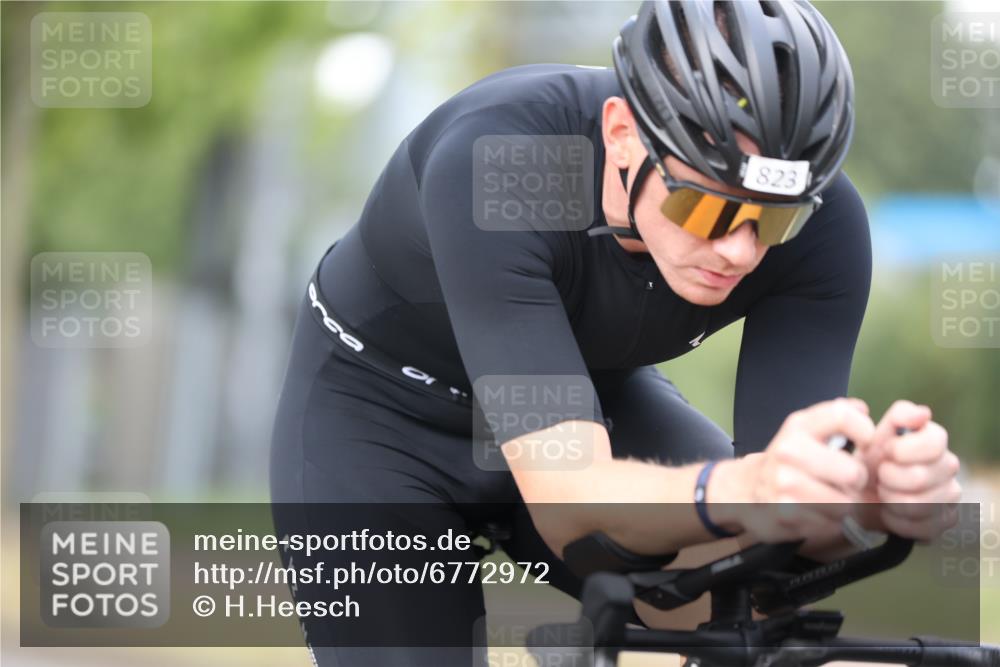 11.08.2024 - GEWOBA Citytriathlon Bremen H.Heesch http://msf.ph/oto/6772972 11.08.2024 11:39:37 Radfahren 782, 823 meine-sportfotos.de