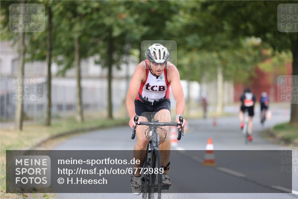 11.08.2024 - GEWOBA Citytriathlon Bremen H.Heesch http://msf.ph/oto/6772989 11.08.2024 11:39:45 Radfahren 807, 820, 823, 878 meine-sportfotos.de