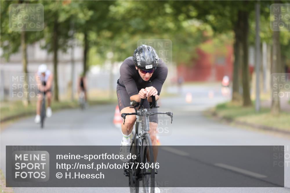 11.08.2024 - GEWOBA Citytriathlon Bremen H.Heesch http://msf.ph/oto/6773046 11.08.2024 11:39:51 Radfahren 807, 820, 878 meine-sportfotos.de