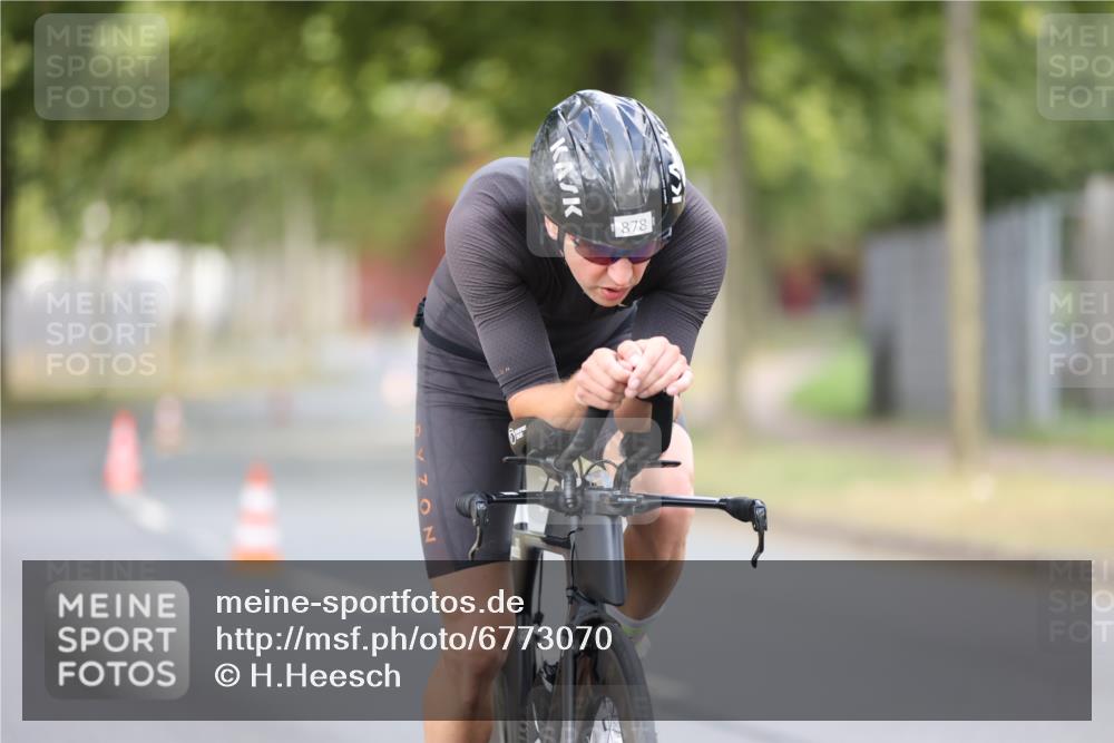 11.08.2024 - GEWOBA Citytriathlon Bremen H.Heesch http://msf.ph/oto/6773070 11.08.2024 11:39:52 Radfahren 807, 820, 878 meine-sportfotos.de