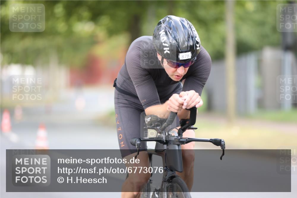 11.08.2024 - GEWOBA Citytriathlon Bremen H.Heesch http://msf.ph/oto/6773076 11.08.2024 11:39:52 Radfahren 807, 820, 878 meine-sportfotos.de