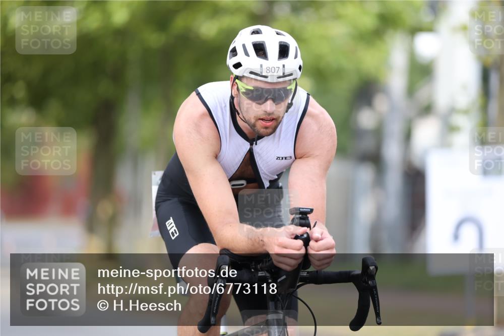 11.08.2024 - GEWOBA Citytriathlon Bremen H.Heesch http://msf.ph/oto/6773118 11.08.2024 11:39:54 Radfahren 744, 807, 820, 878 meine-sportfotos.de
