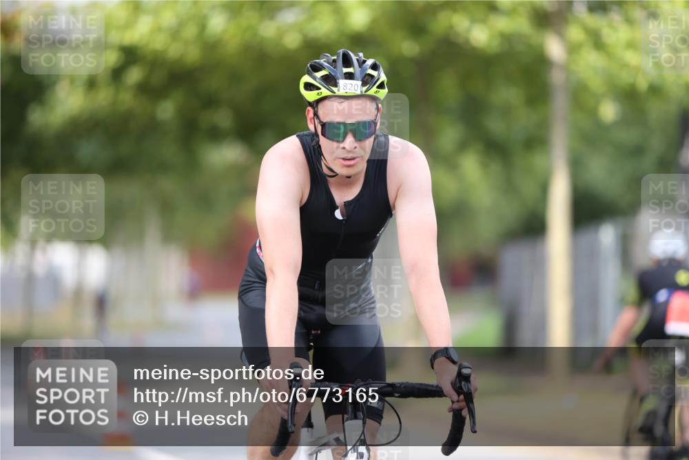 11.08.2024 - GEWOBA Citytriathlon Bremen H.Heesch http://msf.ph/oto/6773165 11.08.2024 11:39:57 Radfahren 744, 807, 820, 878 meine-sportfotos.de