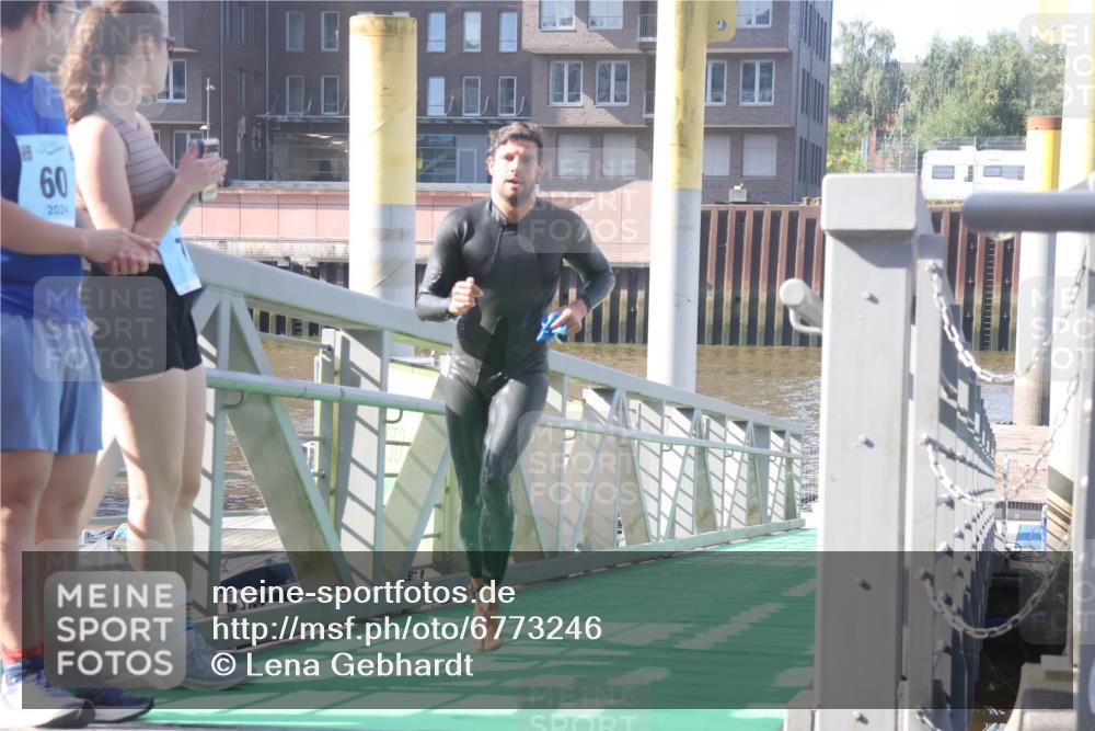11.08.2024 - GEWOBA Citytriathlon Bremen Lena Gebhardt http://msf.ph/oto/6773246 11.08.2024 10:06:36 Schwimmen 46, 72, 105 meine-sportfotos.de