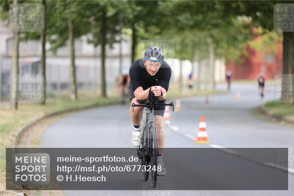 11.08.2024 - GEWOBA Citytriathlon Bremen H.Heesch http://msf.ph/oto/6773248 11.08.2024 11:40:14 Radfahren 744, 754, 767, 858 meine-sportfotos.de