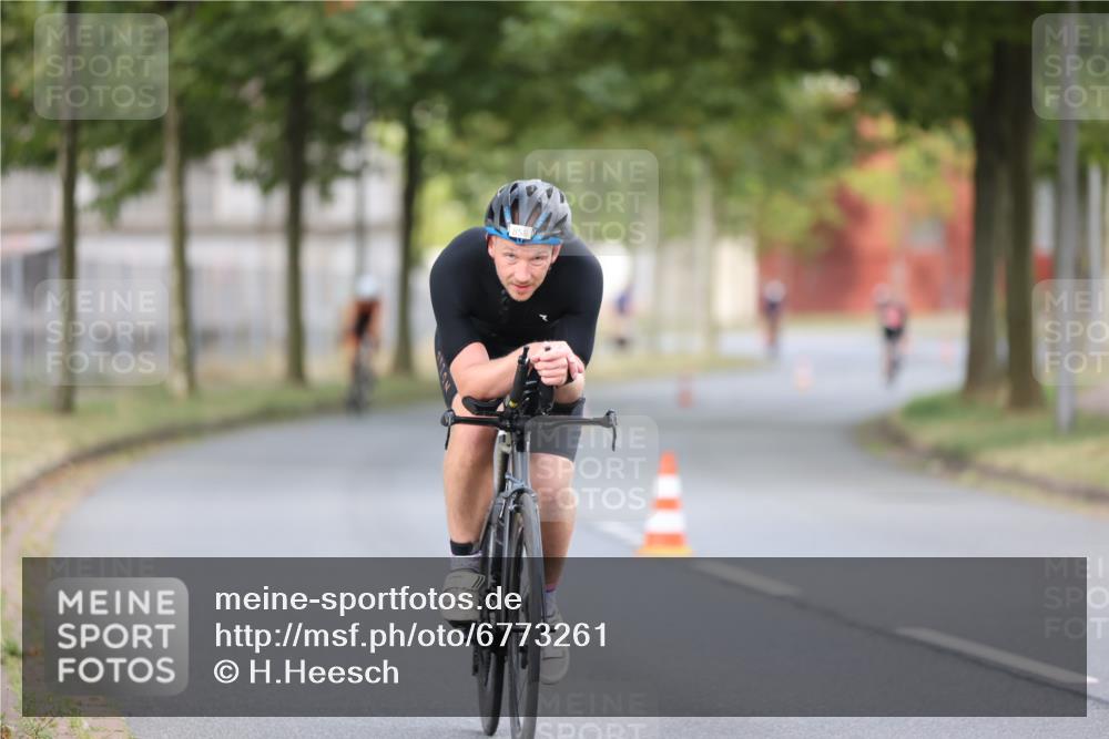 11.08.2024 - GEWOBA Citytriathlon Bremen H.Heesch http://msf.ph/oto/6773261 11.08.2024 11:40:14 Radfahren 744, 754, 767, 858 meine-sportfotos.de