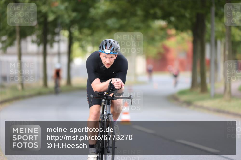 11.08.2024 - GEWOBA Citytriathlon Bremen H.Heesch http://msf.ph/oto/6773270 11.08.2024 11:40:14 Radfahren 744, 754, 767, 858 meine-sportfotos.de