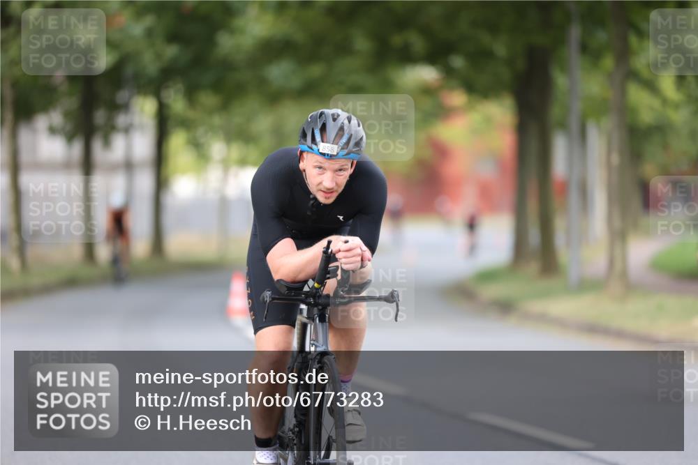 11.08.2024 - GEWOBA Citytriathlon Bremen H.Heesch http://msf.ph/oto/6773283 11.08.2024 11:40:14 Radfahren 744, 754, 767, 858 meine-sportfotos.de