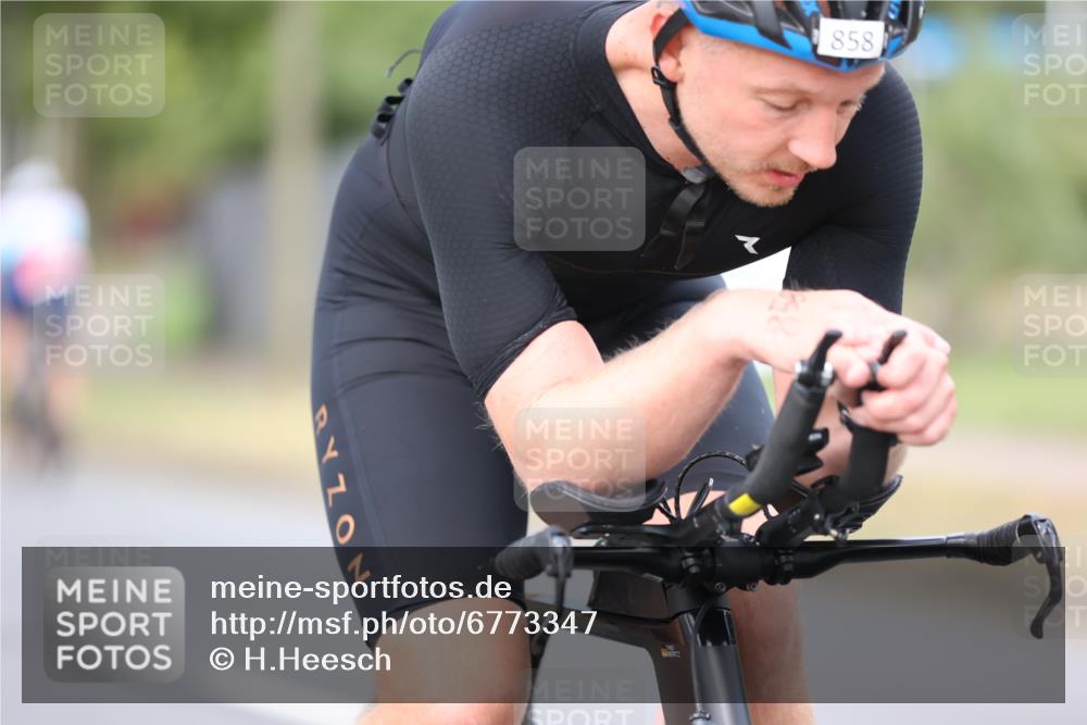 11.08.2024 - GEWOBA Citytriathlon Bremen H.Heesch http://msf.ph/oto/6773347 11.08.2024 11:40:15 Radfahren 744, 754, 767, 858 meine-sportfotos.de