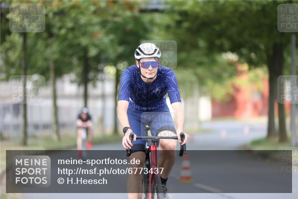 11.08.2024 - GEWOBA Citytriathlon Bremen H.Heesch http://msf.ph/oto/6773437 11.08.2024 11:40:29 Radfahren 754, 767, 772 meine-sportfotos.de