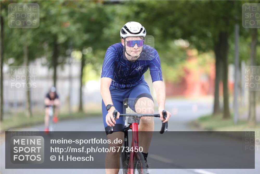 11.08.2024 - GEWOBA Citytriathlon Bremen H.Heesch http://msf.ph/oto/6773450 11.08.2024 11:40:29 Radfahren 754, 767, 772 meine-sportfotos.de