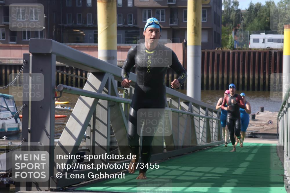11.08.2024 - GEWOBA Citytriathlon Bremen Lena Gebhardt http://msf.ph/oto/6773455 11.08.2024 10:08:12 Schwimmen 3, 7, 65, 71, 79, 82, 96, 108 meine-sportfotos.de