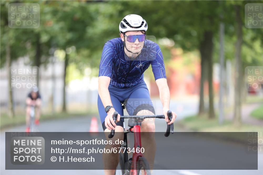 11.08.2024 - GEWOBA Citytriathlon Bremen H.Heesch http://msf.ph/oto/6773460 11.08.2024 11:40:29 Radfahren 754, 767, 772 meine-sportfotos.de