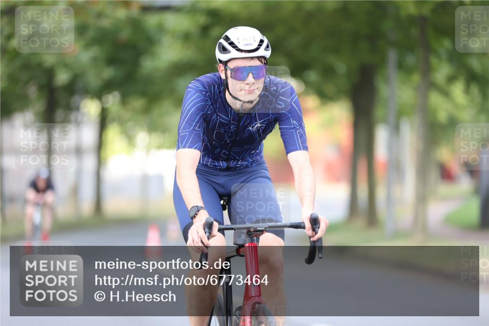 11.08.2024 - GEWOBA Citytriathlon Bremen H.Heesch http://msf.ph/oto/6773464 11.08.2024 11:40:29 Radfahren 754, 767, 772 meine-sportfotos.de