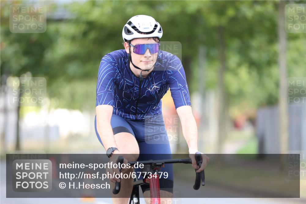 11.08.2024 - GEWOBA Citytriathlon Bremen H.Heesch http://msf.ph/oto/6773479 11.08.2024 11:40:29 Radfahren 754, 767, 772 meine-sportfotos.de