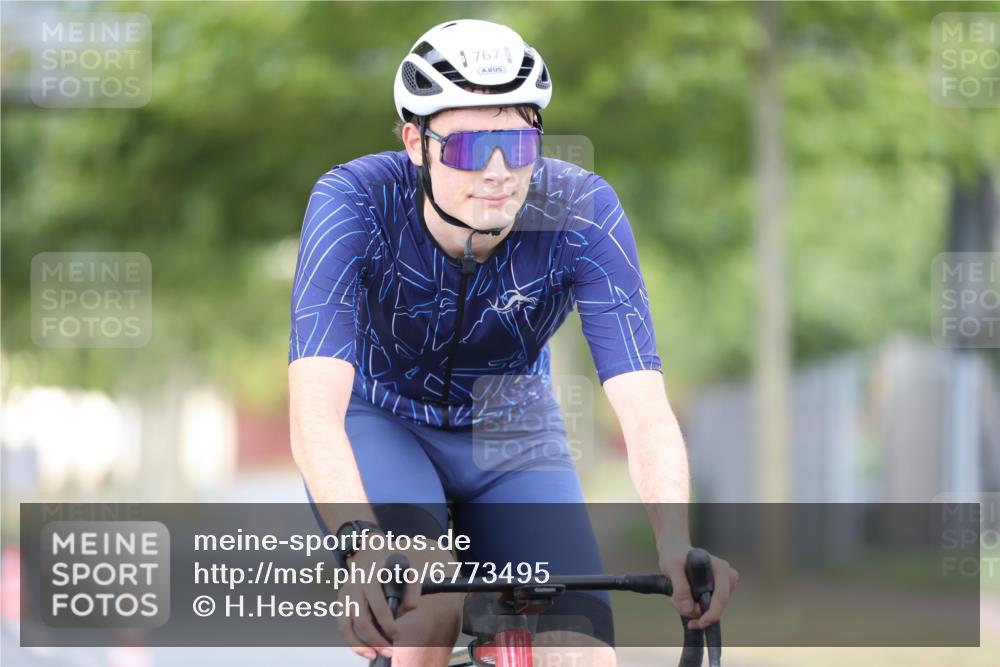 11.08.2024 - GEWOBA Citytriathlon Bremen H.Heesch http://msf.ph/oto/6773495 11.08.2024 11:40:29 Radfahren 754, 767, 772 meine-sportfotos.de