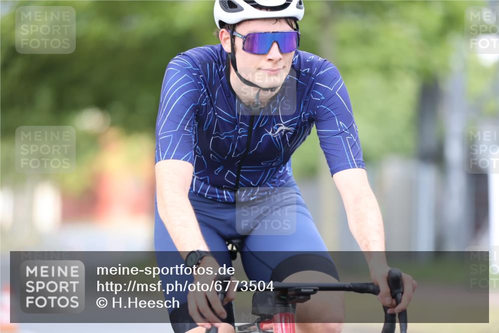 11.08.2024 - GEWOBA Citytriathlon Bremen H.Heesch http://msf.ph/oto/6773504 11.08.2024 11:40:29 Radfahren 754, 767, 772 meine-sportfotos.de