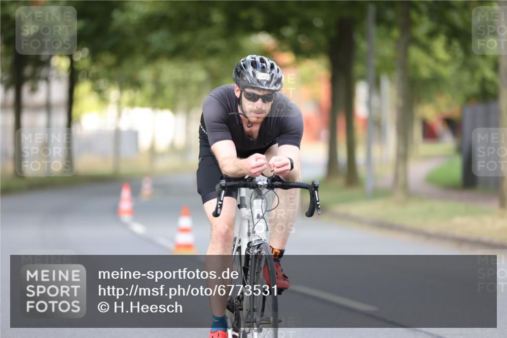 11.08.2024 - GEWOBA Citytriathlon Bremen H.Heesch http://msf.ph/oto/6773531 11.08.2024 11:40:32 Radfahren 754, 767, 772 meine-sportfotos.de