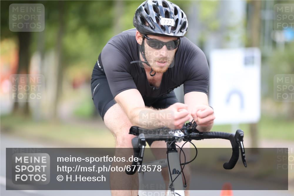 11.08.2024 - GEWOBA Citytriathlon Bremen H.Heesch http://msf.ph/oto/6773578 11.08.2024 11:40:32 Radfahren 754, 767, 772 meine-sportfotos.de