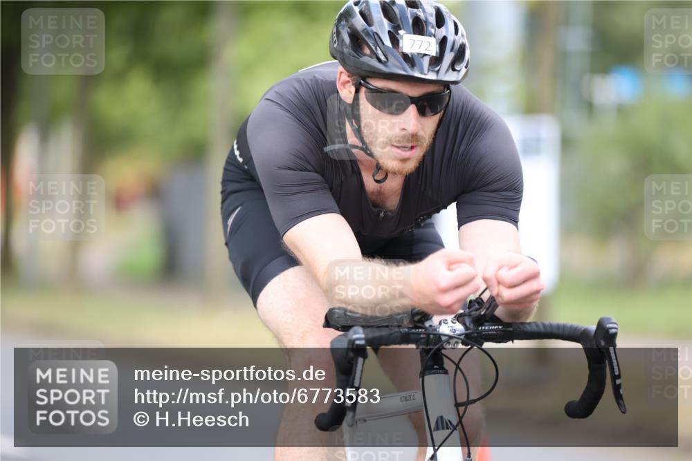 11.08.2024 - GEWOBA Citytriathlon Bremen H.Heesch http://msf.ph/oto/6773583 11.08.2024 11:40:32 Radfahren 754, 767, 772 meine-sportfotos.de
