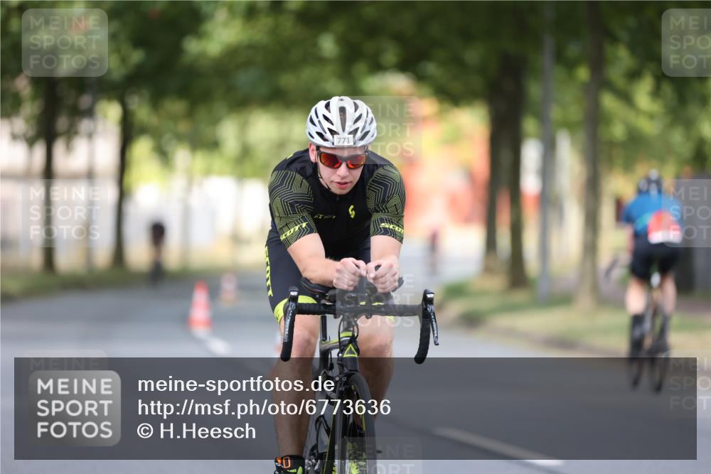 11.08.2024 - GEWOBA Citytriathlon Bremen H.Heesch http://msf.ph/oto/6773636 11.08.2024 11:40:46 Radfahren 771 meine-sportfotos.de