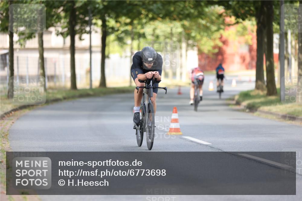 11.08.2024 - GEWOBA Citytriathlon Bremen H.Heesch http://msf.ph/oto/6773698 11.08.2024 11:40:51 Radfahren 771 meine-sportfotos.de