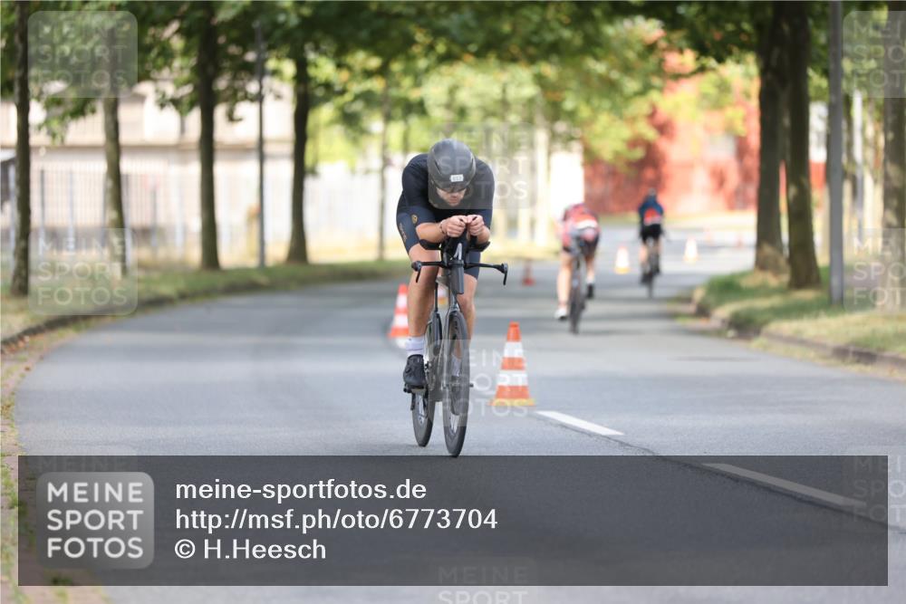 11.08.2024 - GEWOBA Citytriathlon Bremen H.Heesch http://msf.ph/oto/6773704 11.08.2024 11:40:51 Radfahren 771 meine-sportfotos.de