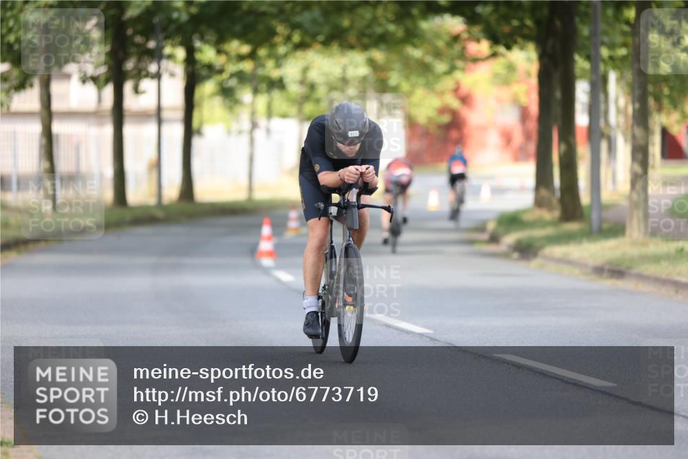 11.08.2024 - GEWOBA Citytriathlon Bremen H.Heesch http://msf.ph/oto/6773719 11.08.2024 11:40:51 Radfahren 771 meine-sportfotos.de