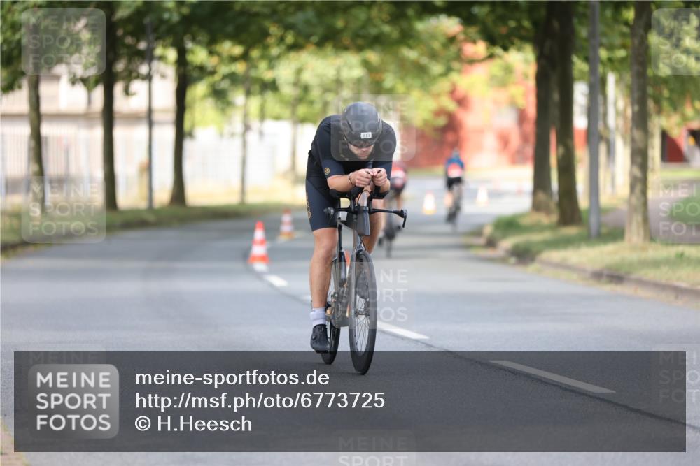 11.08.2024 - GEWOBA Citytriathlon Bremen H.Heesch http://msf.ph/oto/6773725 11.08.2024 11:40:51 Radfahren 771 meine-sportfotos.de