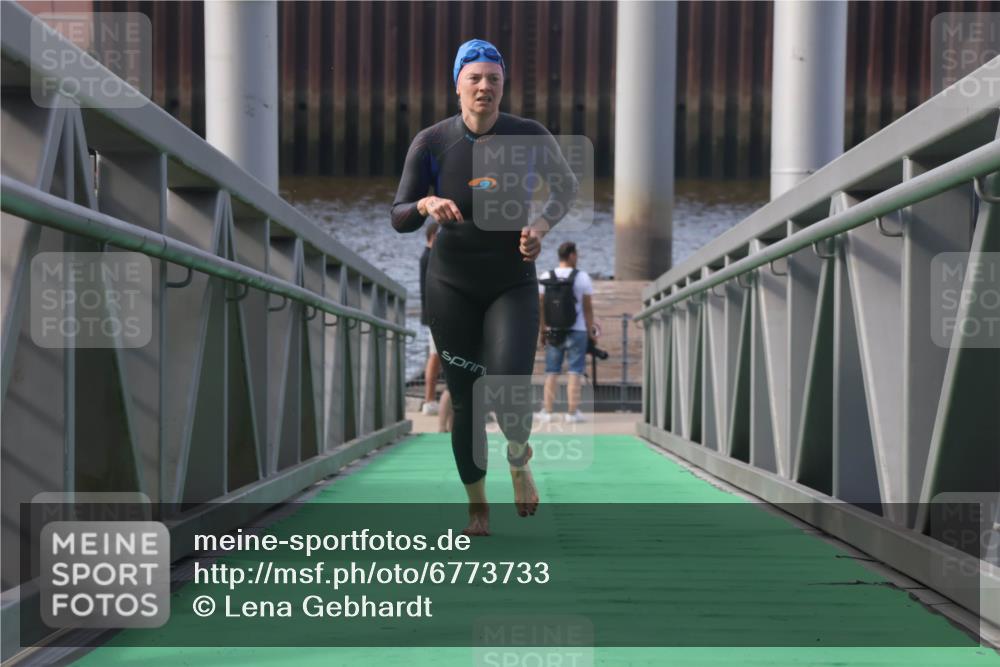 11.08.2024 - GEWOBA Citytriathlon Bremen Lena Gebhardt http://msf.ph/oto/6773733 11.08.2024 10:09:23 Schwimmen 20, 45, 48, 52, 57, 58, 62, 69, 85 meine-sportfotos.de