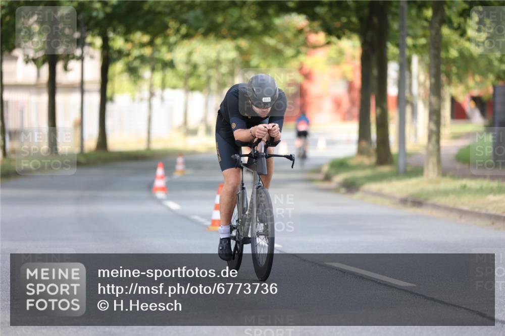11.08.2024 - GEWOBA Citytriathlon Bremen H.Heesch http://msf.ph/oto/6773736 11.08.2024 11:40:51 Radfahren 771 meine-sportfotos.de